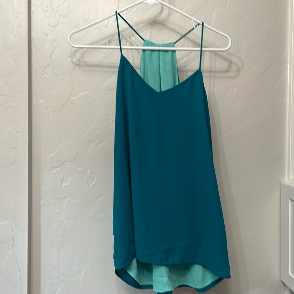 Reversible top